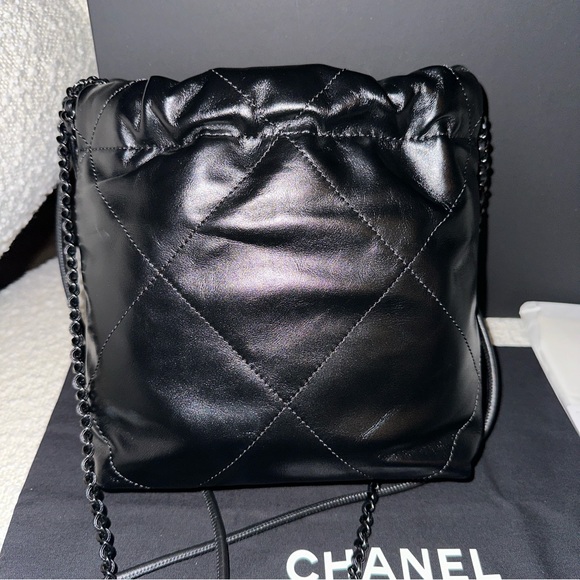 🌴SOLD🌴 NWT FULL SET Chanel 22 Mini SO BLACK Lambskin leather 24C New Release - Picture 3 of 8